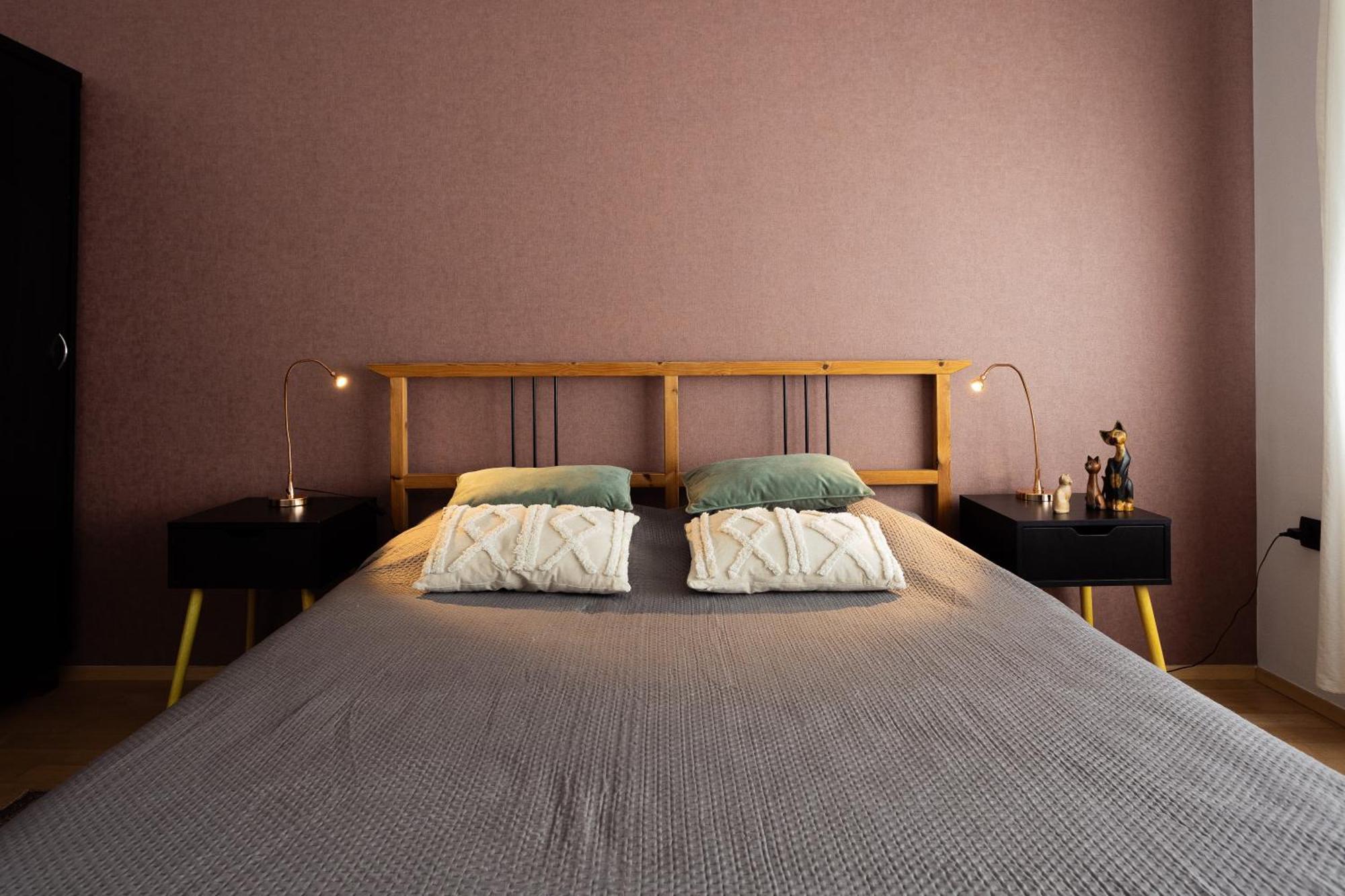 Large Two Bedroom Family App - Free Parking Lubiana Esterno foto