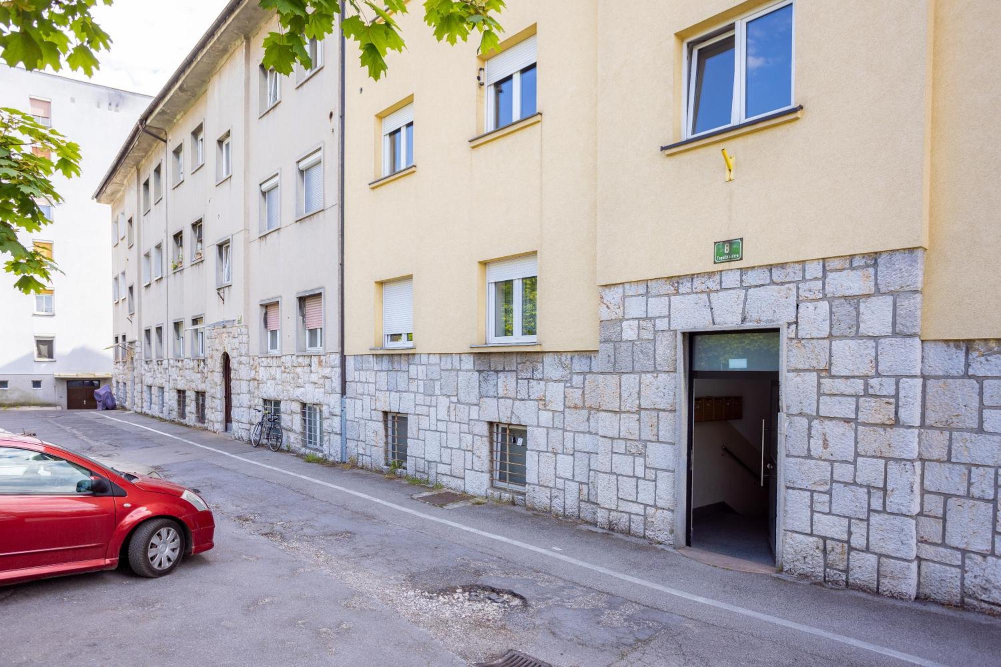 Large Two Bedroom Family App - Free Parking Lubiana Esterno foto