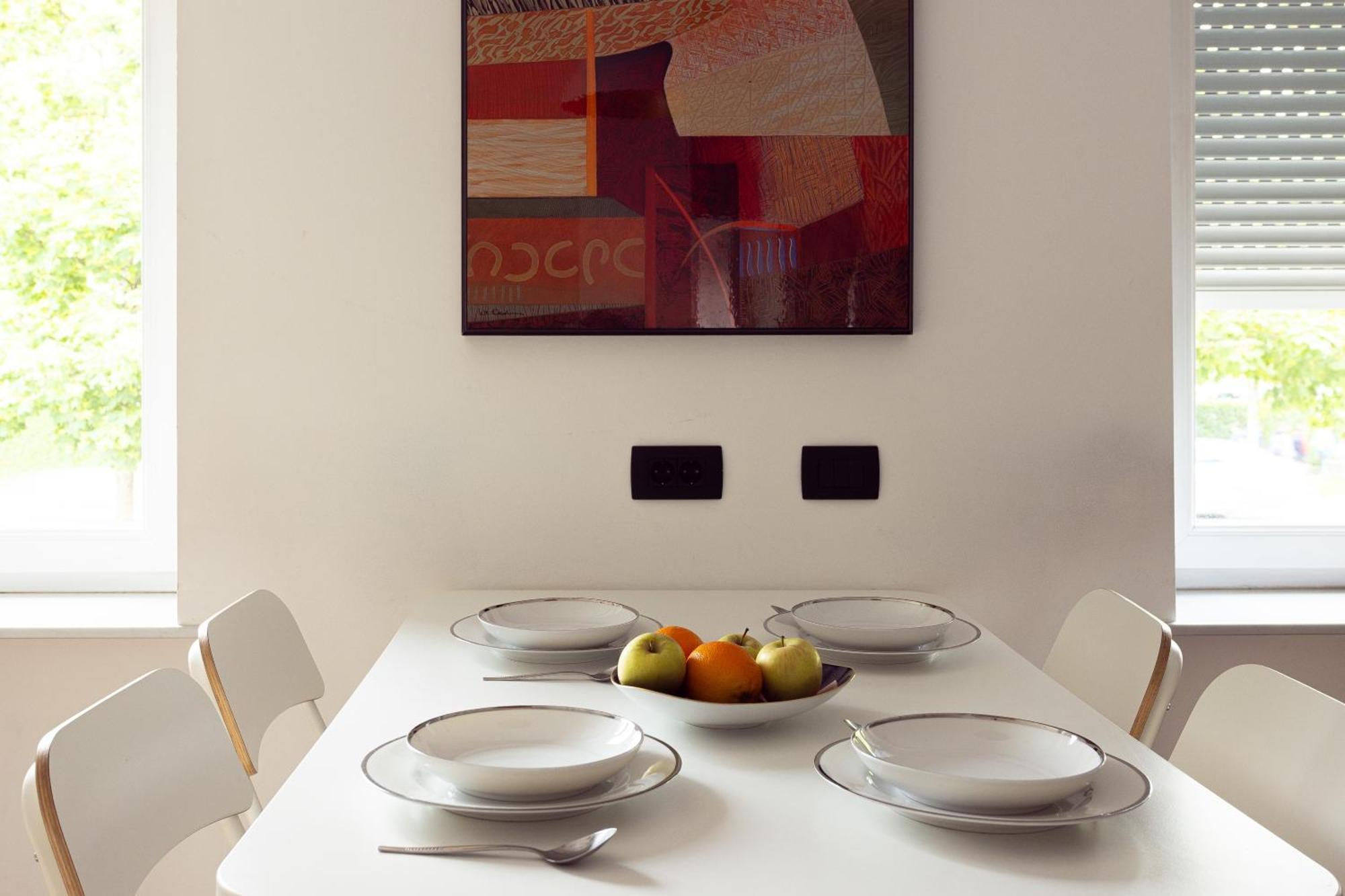 Large Two Bedroom Family App - Free Parking Lubiana Esterno foto