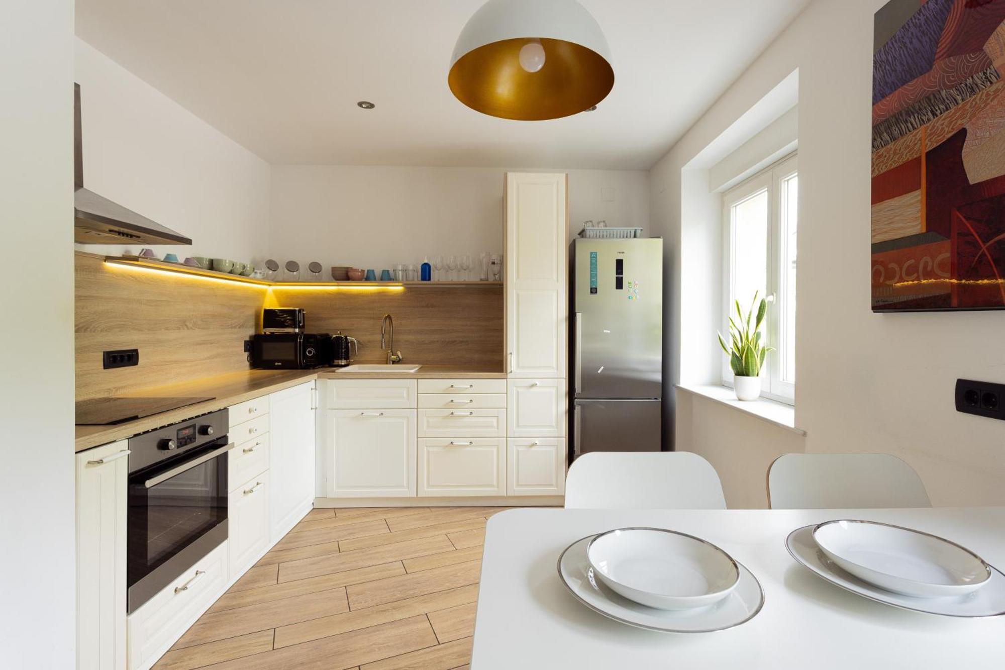 Large Two Bedroom Family App - Free Parking Lubiana Esterno foto