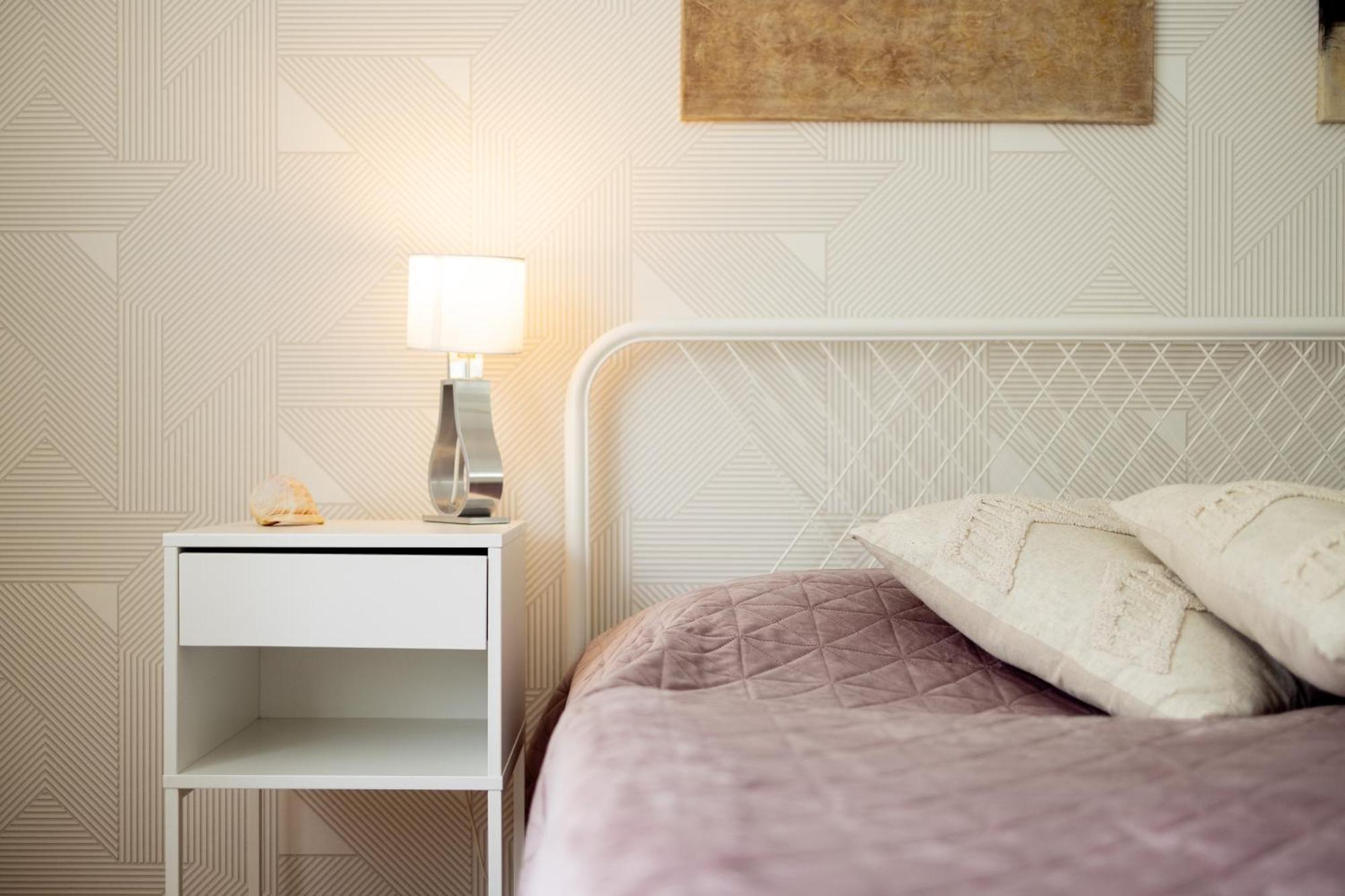 Large Two Bedroom Family App - Free Parking Lubiana Esterno foto